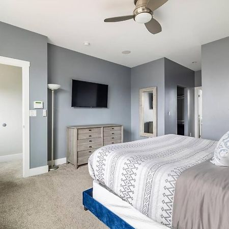 4 Bedroom 3 Bath Sleeps 10 Pet Friendly Private Backyard, 2 Car Garage, City Views, Close To All Stadiums And Casino Pittsburgh Dış mekan fotoğraf