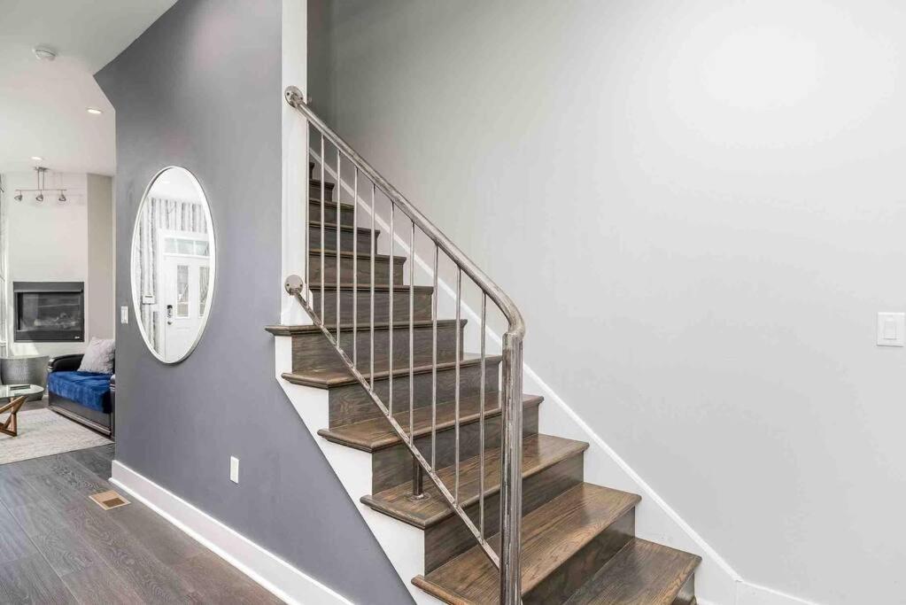 4 Bedroom 3 Bath Sleeps 10 Pet Friendly Private Backyard, 2 Car Garage, City Views, Close To All Stadiums And Casino Pittsburgh Dış mekan fotoğraf