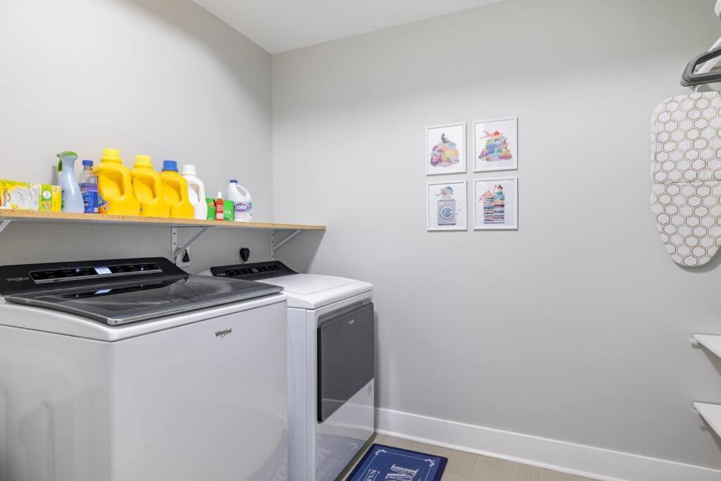 4 Bedroom 3 Bath Sleeps 10 Pet Friendly Private Backyard, 2 Car Garage, City Views, Close To All Stadiums And Casino Pittsburgh Dış mekan fotoğraf