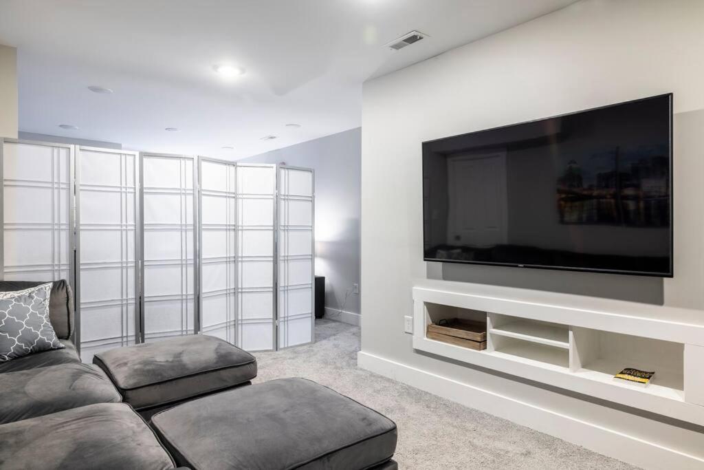 4 Bedroom 3 Bath Sleeps 10 Pet Friendly Private Backyard, 2 Car Garage, City Views, Close To All Stadiums And Casino Pittsburgh Dış mekan fotoğraf