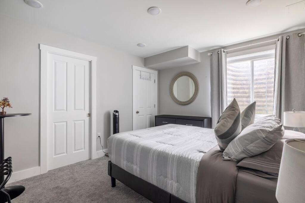 4 Bedroom 3 Bath Sleeps 10 Pet Friendly Private Backyard, 2 Car Garage, City Views, Close To All Stadiums And Casino Pittsburgh Dış mekan fotoğraf