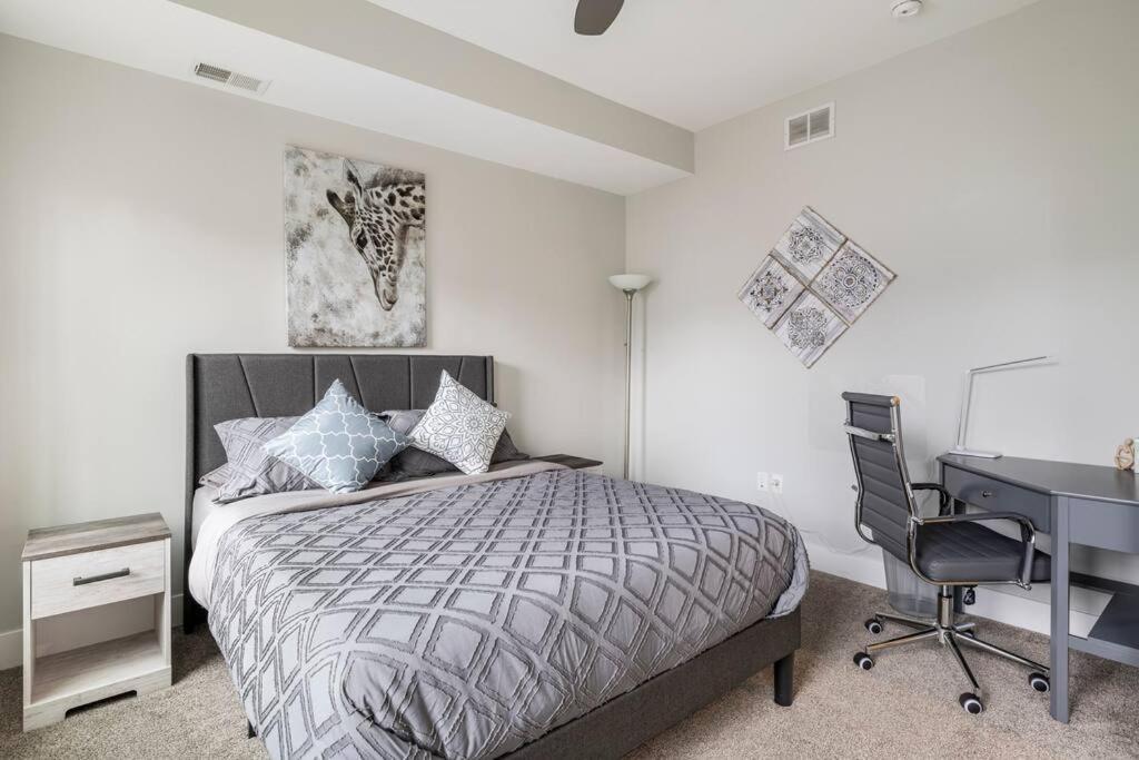 4 Bedroom 3 Bath Sleeps 10 Pet Friendly Private Backyard, 2 Car Garage, City Views, Close To All Stadiums And Casino Pittsburgh Dış mekan fotoğraf