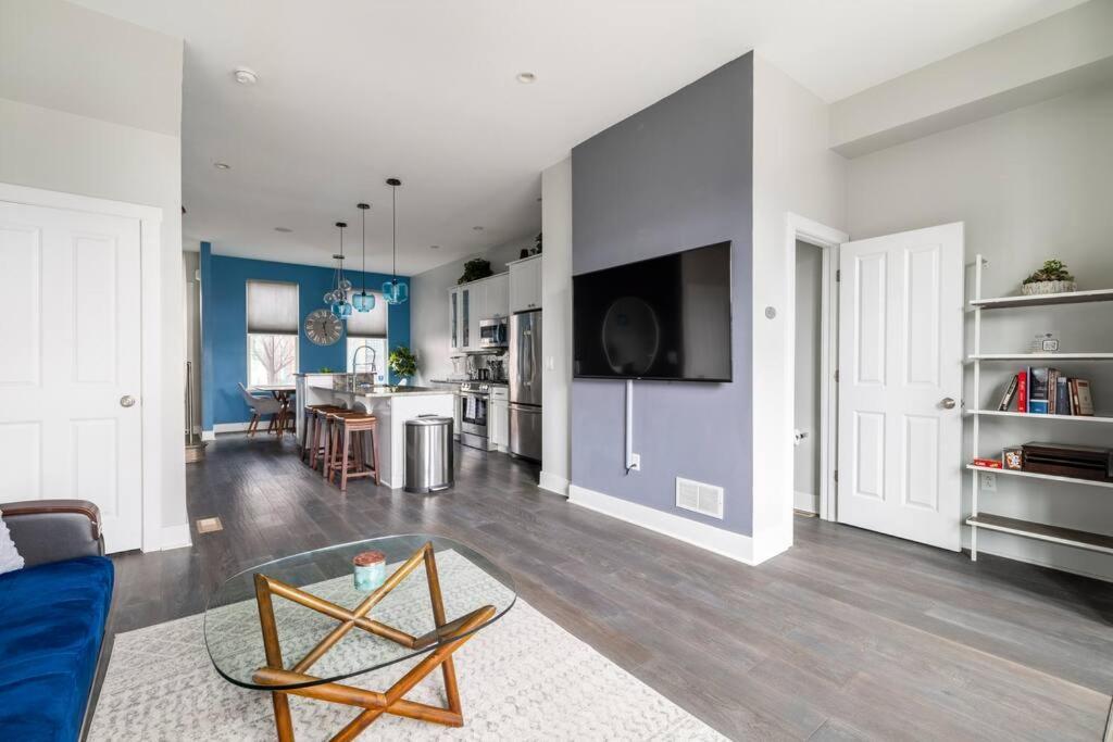 4 Bedroom 3 Bath Sleeps 10 Pet Friendly Private Backyard, 2 Car Garage, City Views, Close To All Stadiums And Casino Pittsburgh Dış mekan fotoğraf