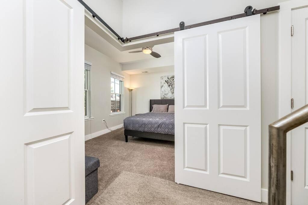 4 Bedroom 3 Bath Sleeps 10 Pet Friendly Private Backyard, 2 Car Garage, City Views, Close To All Stadiums And Casino Pittsburgh Dış mekan fotoğraf