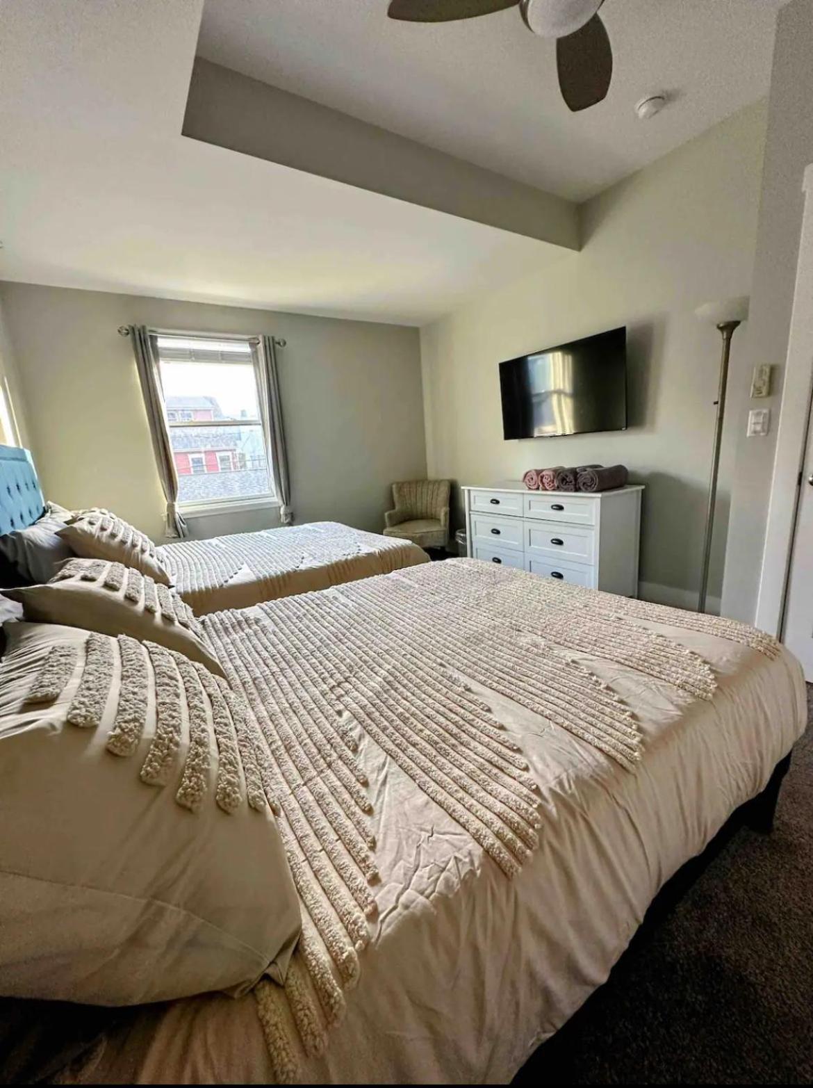 4 Bedroom 3 Bath Sleeps 10 Pet Friendly Private Backyard, 2 Car Garage, City Views, Close To All Stadiums And Casino Pittsburgh Dış mekan fotoğraf